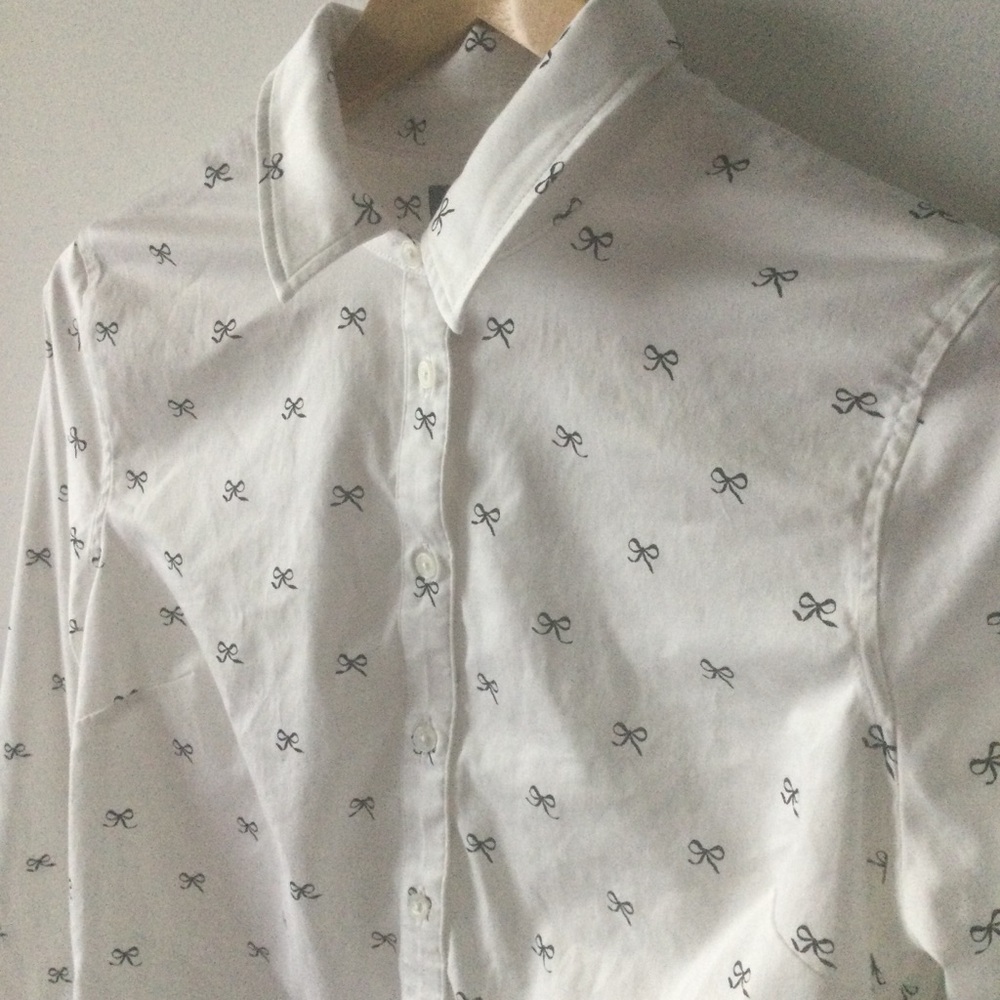Banana Republic Factory Bow Print Blouse